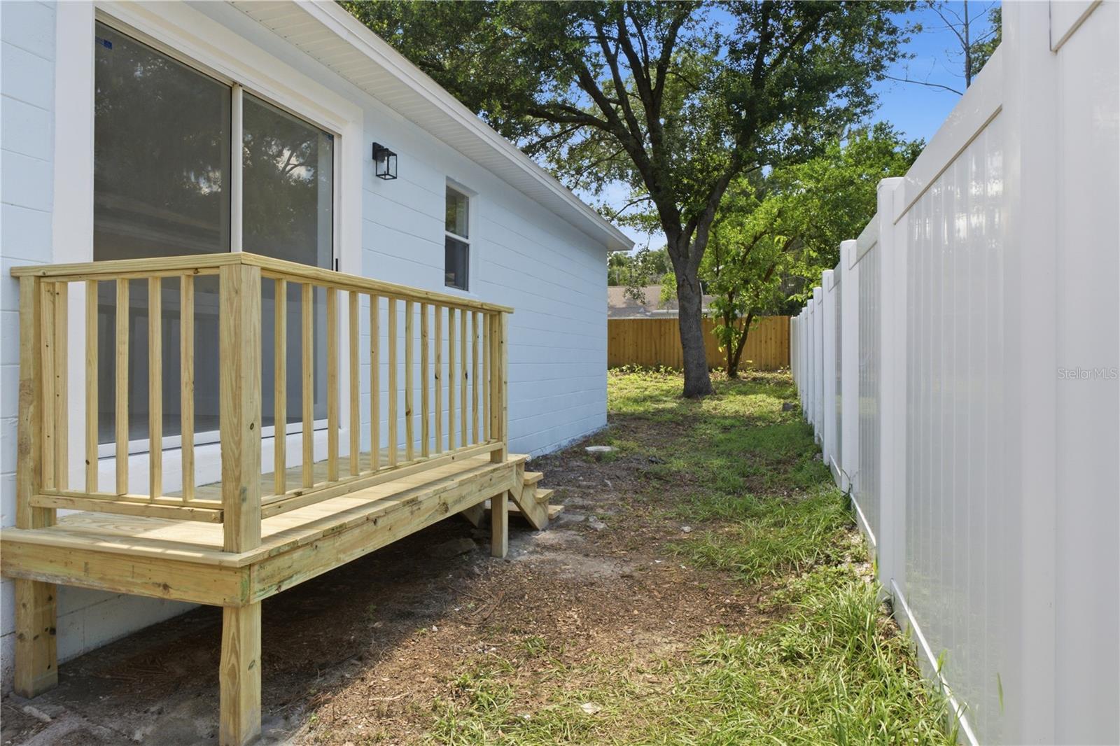 6812 LYMAN AVE — photo 21
