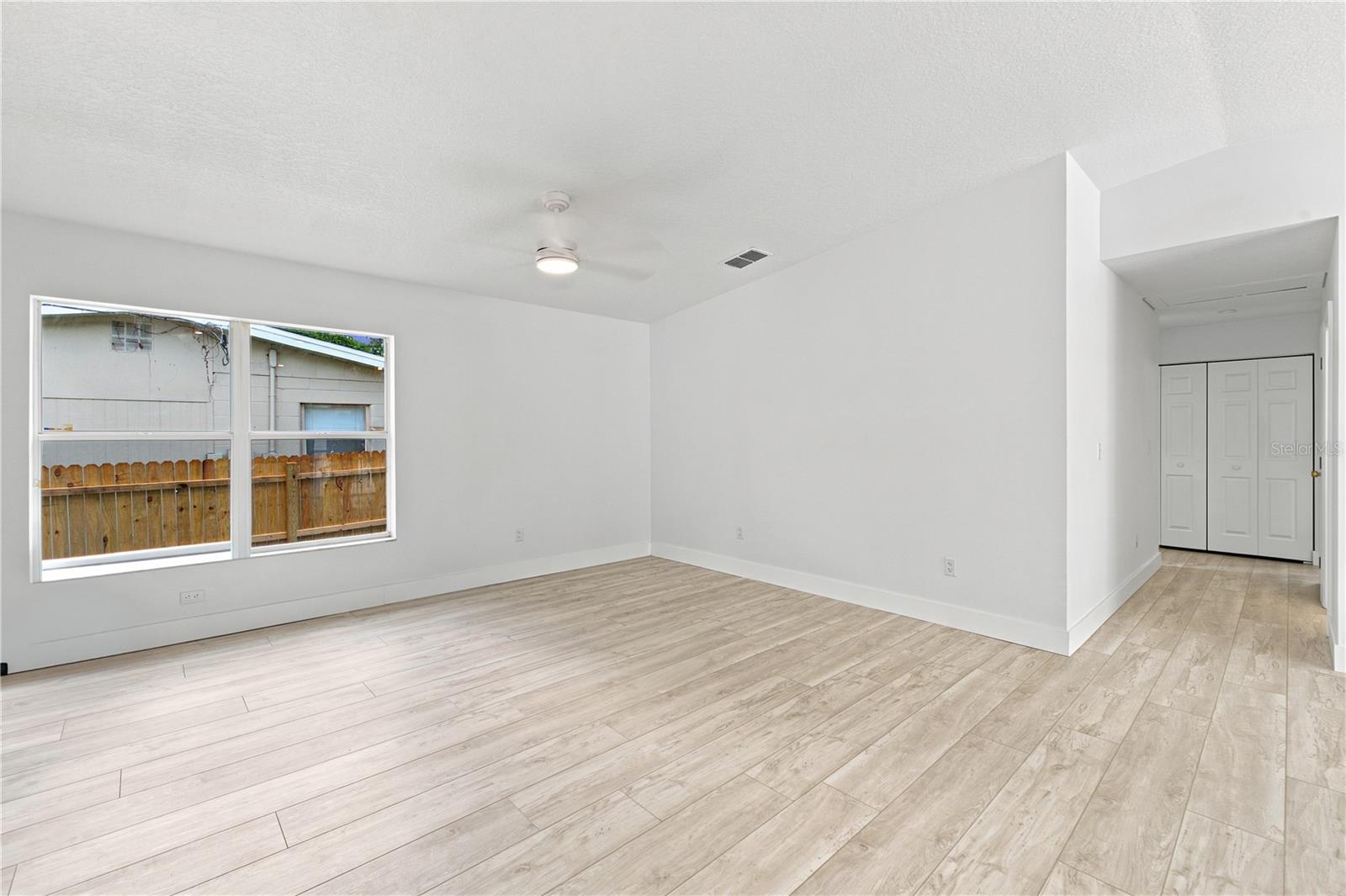 6812 LYMAN AVE — photo 18