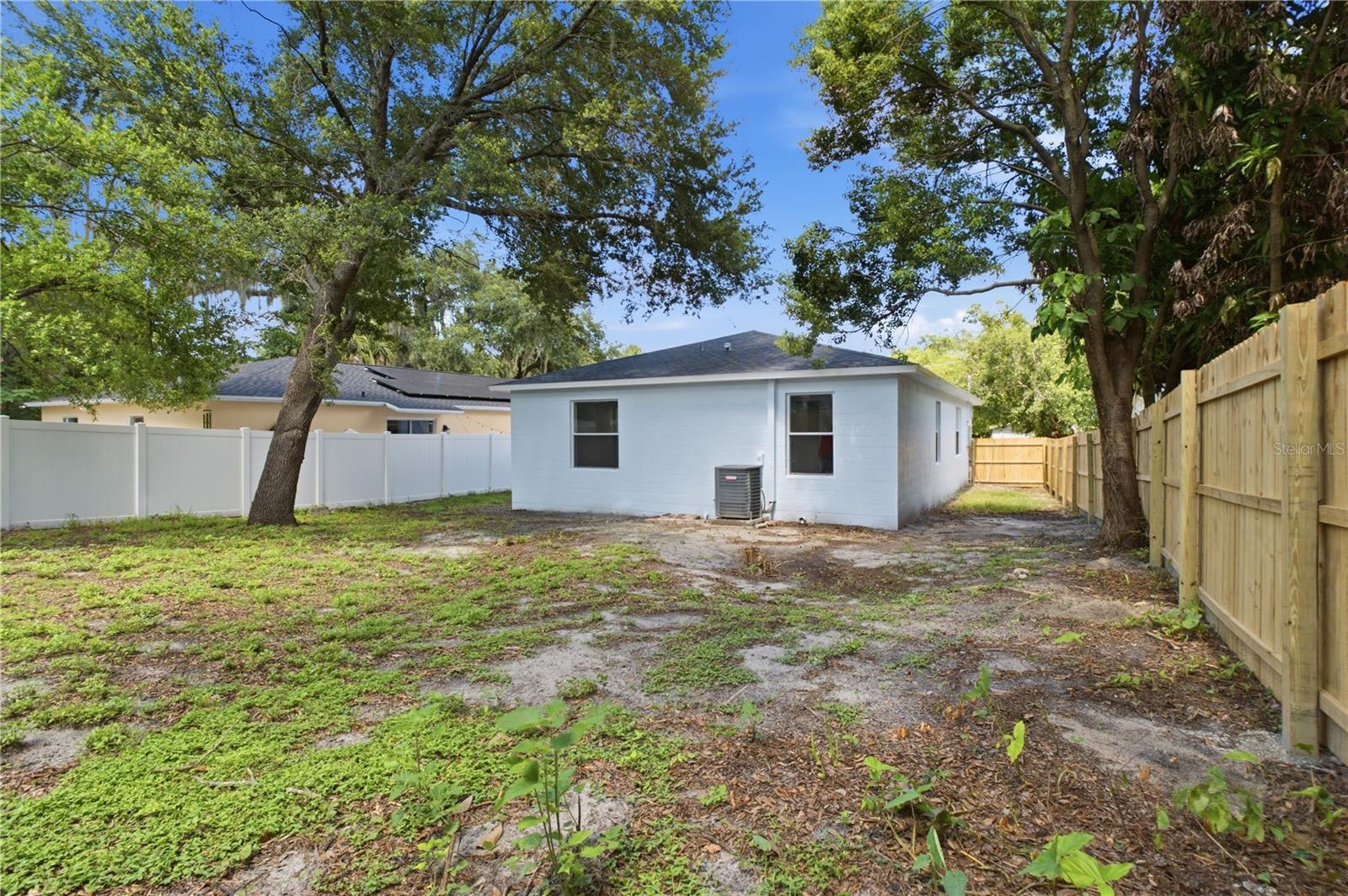 6812 LYMAN AVE — photo 23