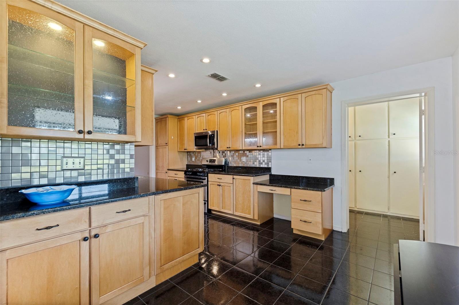 8140 TERRACE GARDEN DR #103 — photo 20