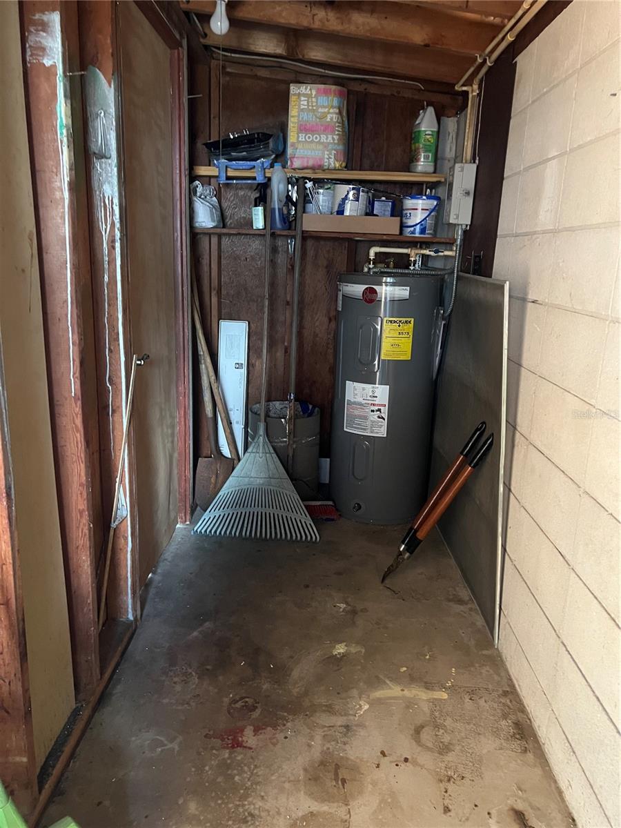 321 ALBA ST E — photo 22