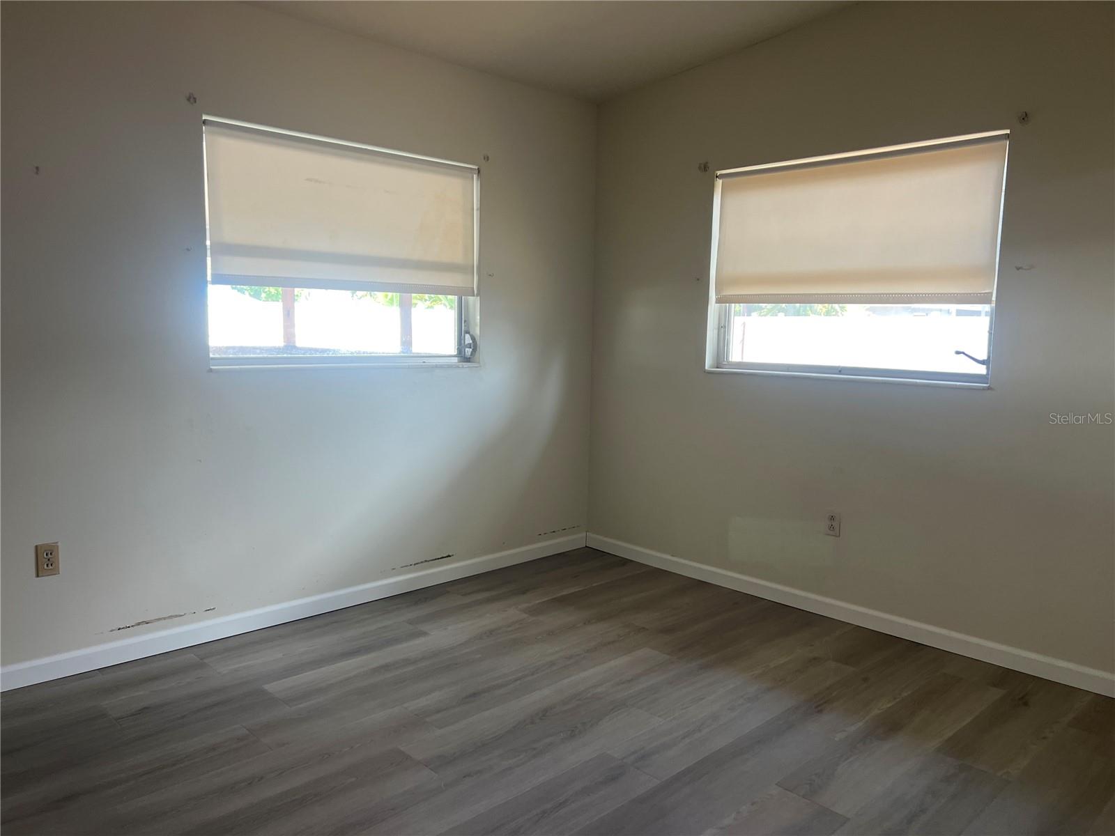 321 ALBA ST E — photo 15