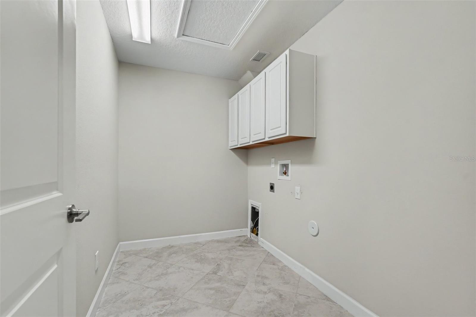 9173 SHADYSIDE LN — photo 22