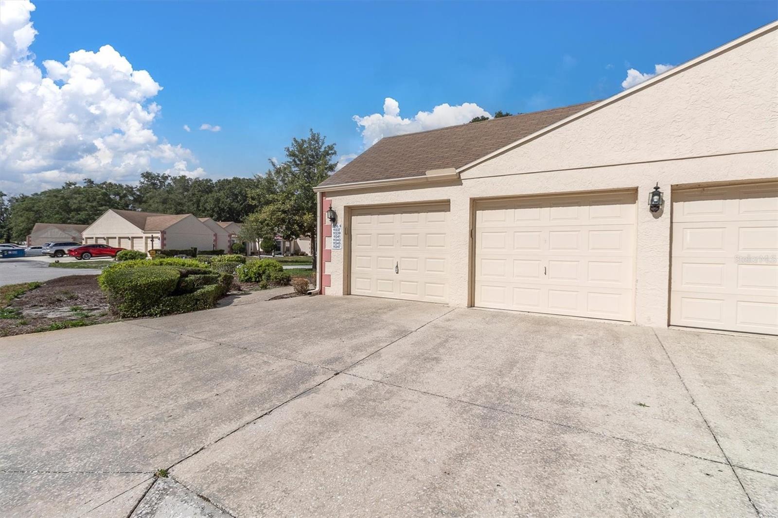 11337 VERSAILLES LN — photo 38
