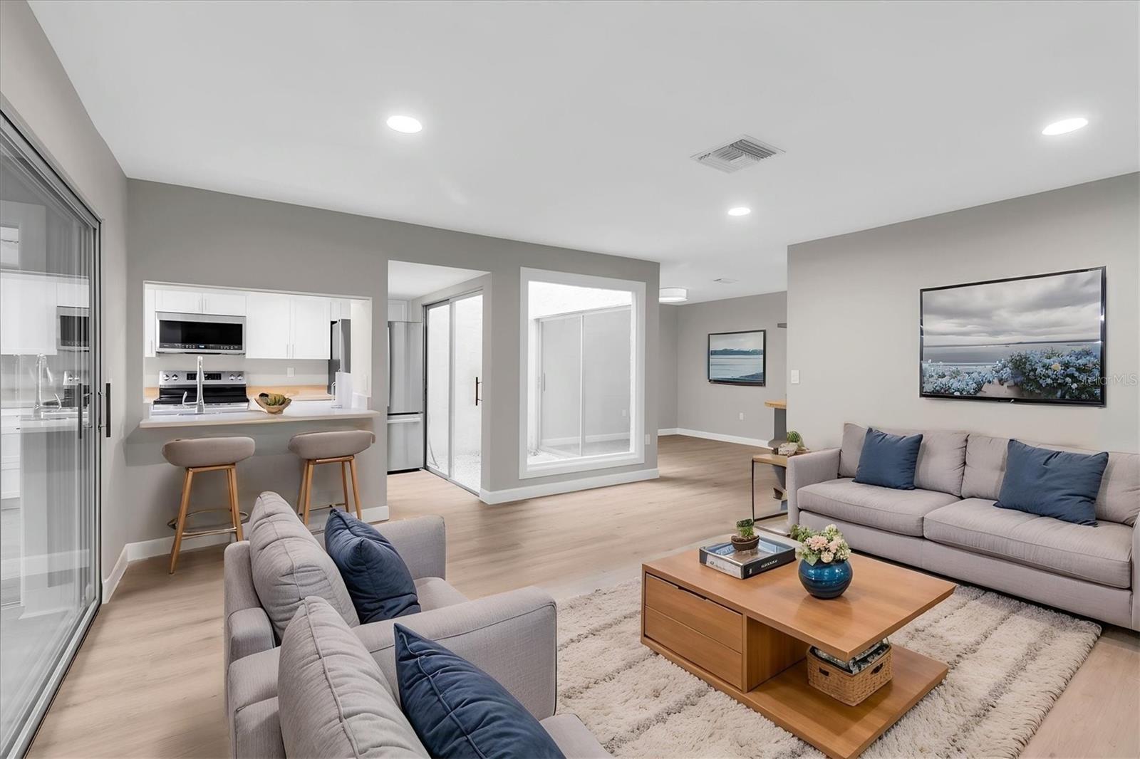 11337 VERSAILLES LN — photo 4