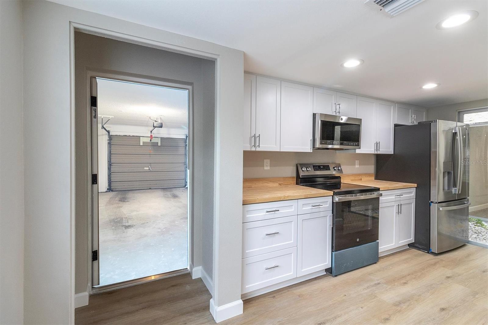 11337 VERSAILLES LN — photo 8