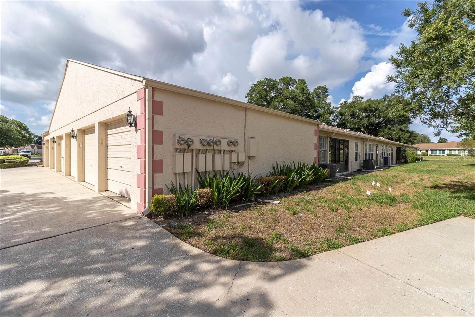 11337 VERSAILLES LN — photo 37