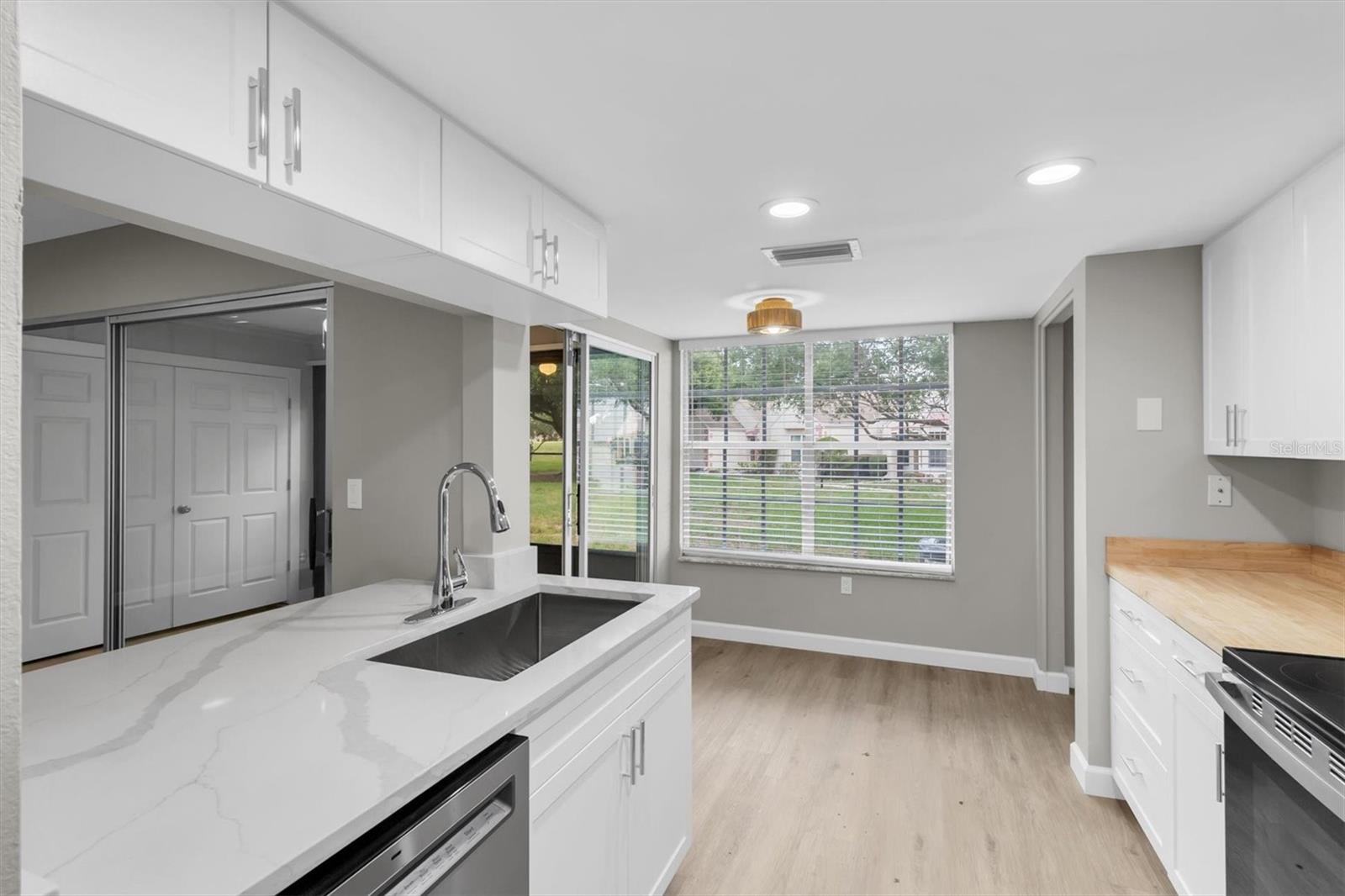 11337 VERSAILLES LN — photo 9