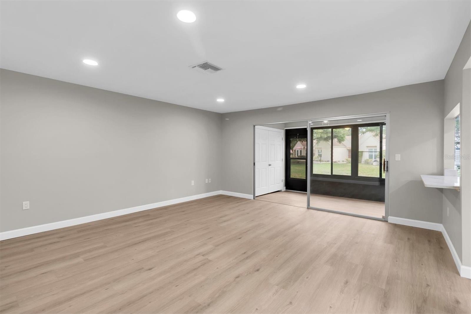 11337 VERSAILLES LN — photo 3