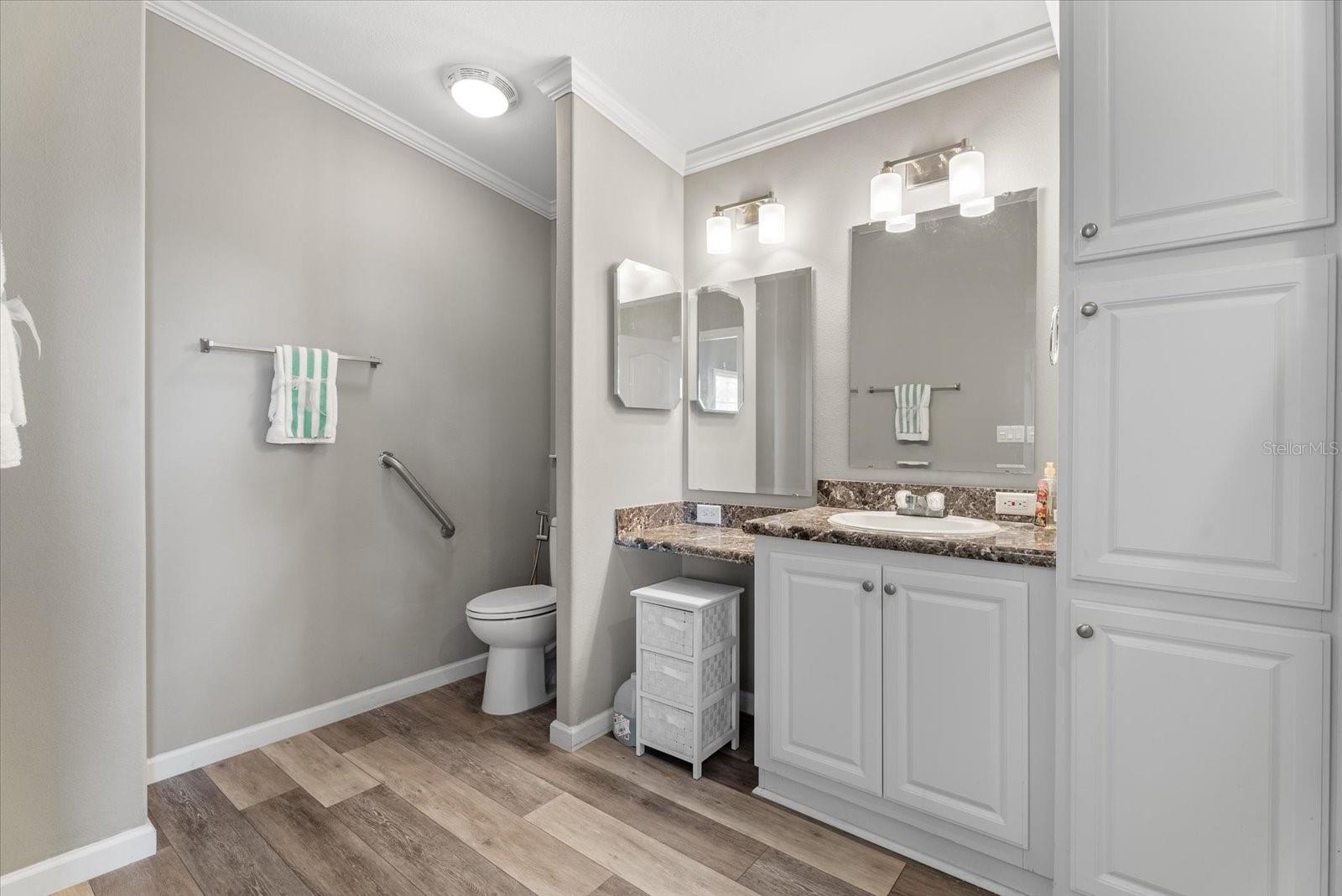 714 FAIRMOUNT DR — photo 18
