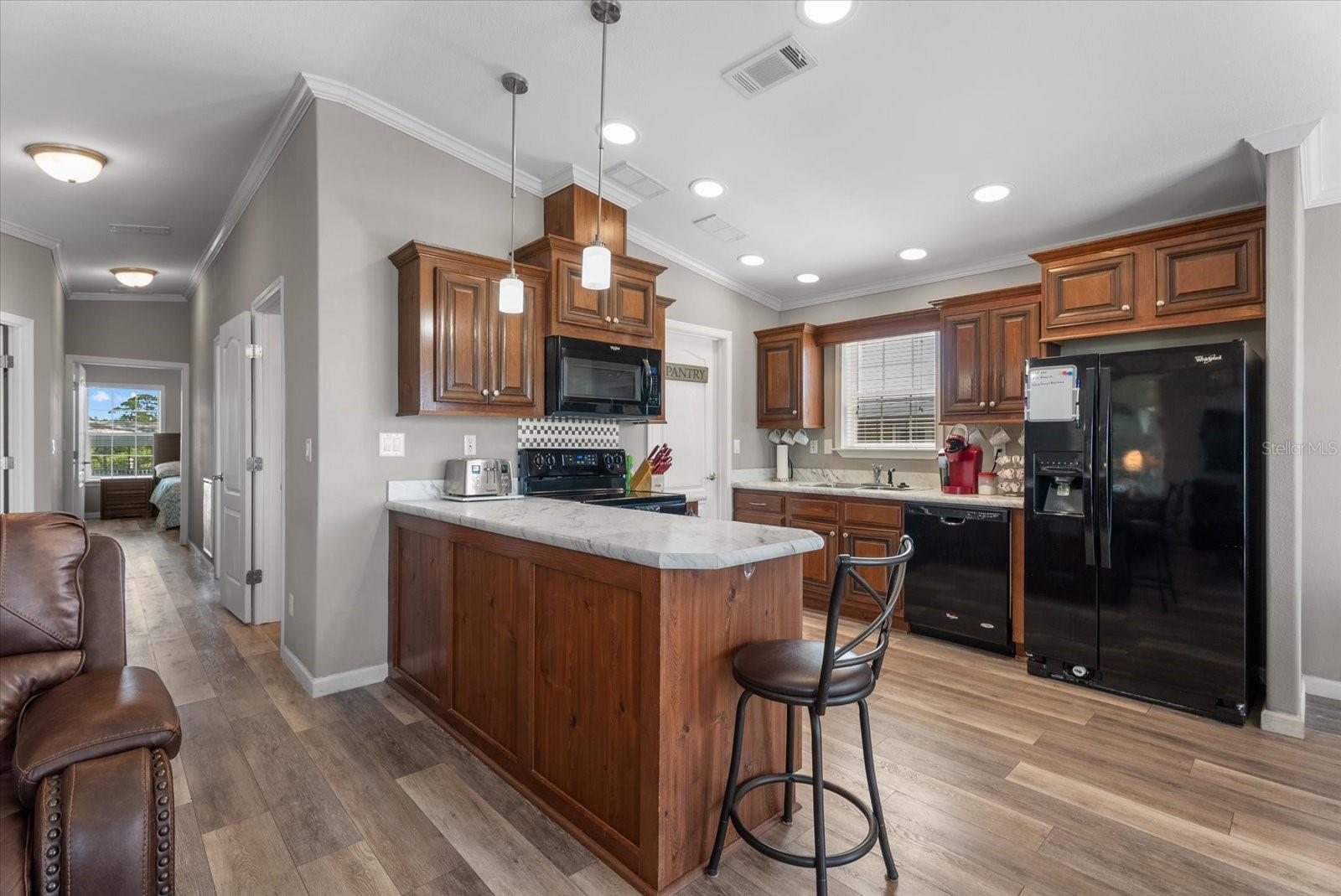 714 FAIRMOUNT DR — photo 5