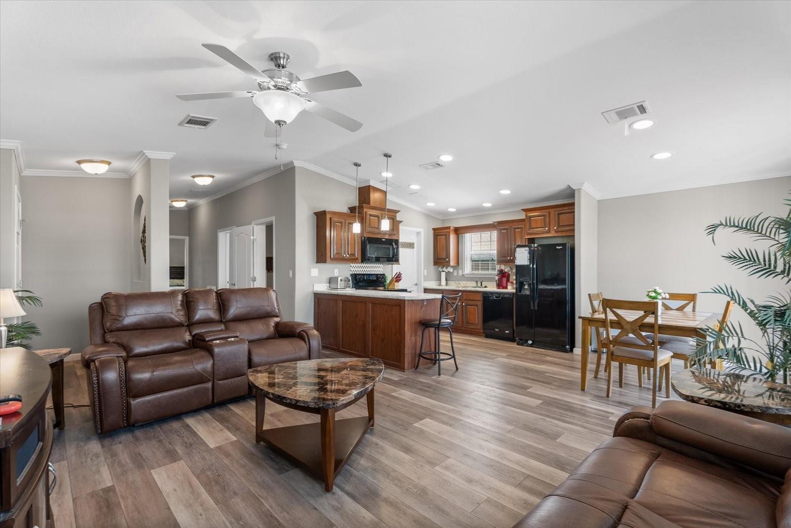714 FAIRMOUNT DR — photo 12