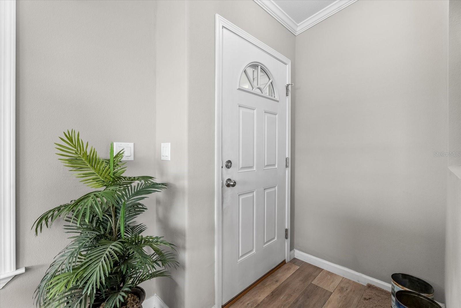 714 FAIRMOUNT DR — photo 3