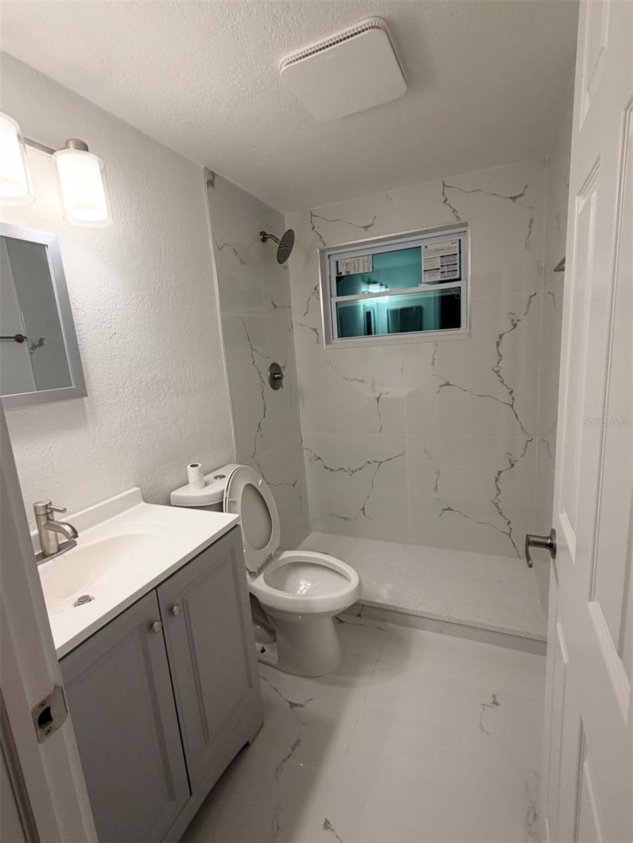 Home in NEW PORT RICHEY — photo 3