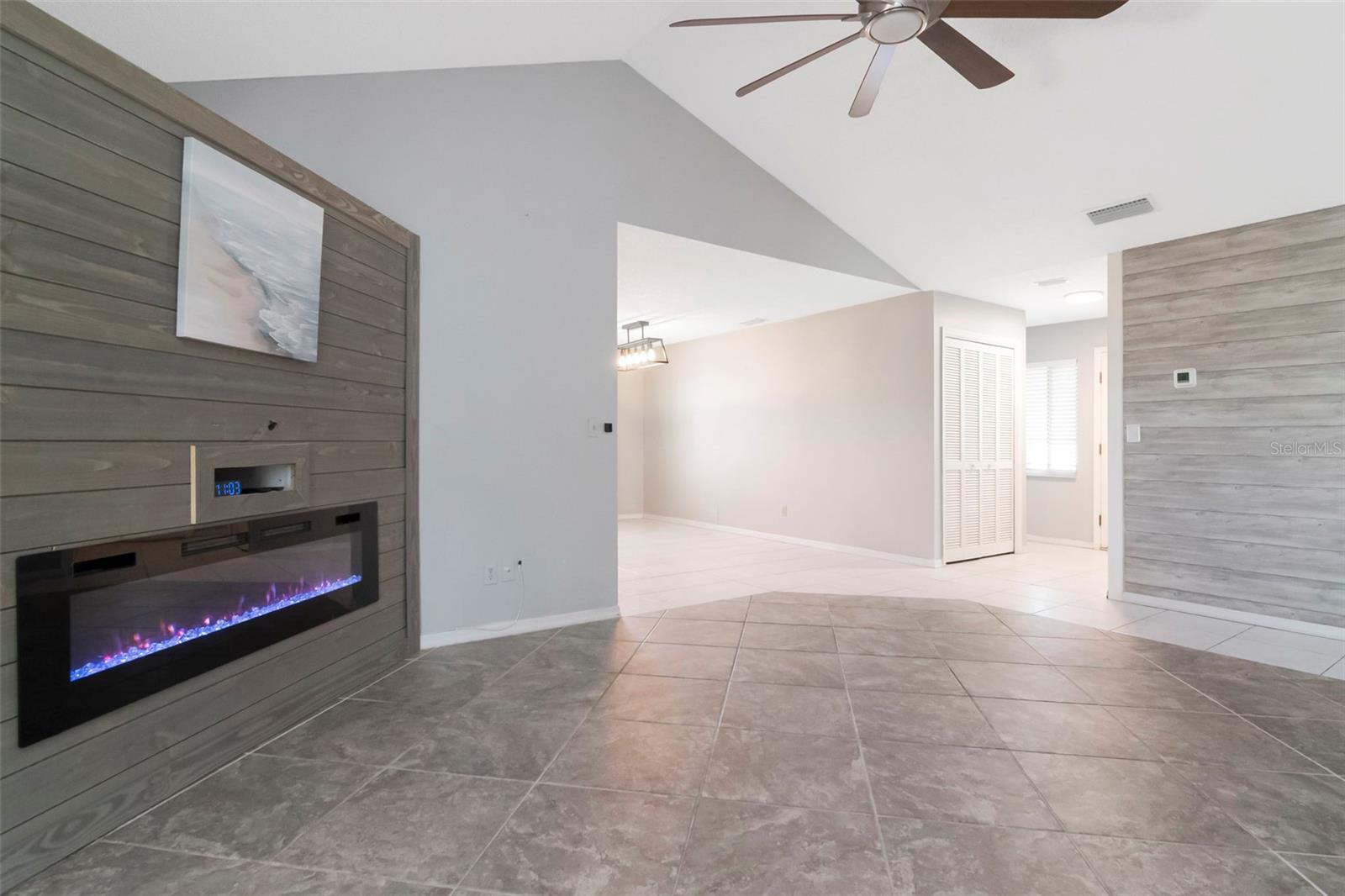 303 BARSTOW CT — photo 11