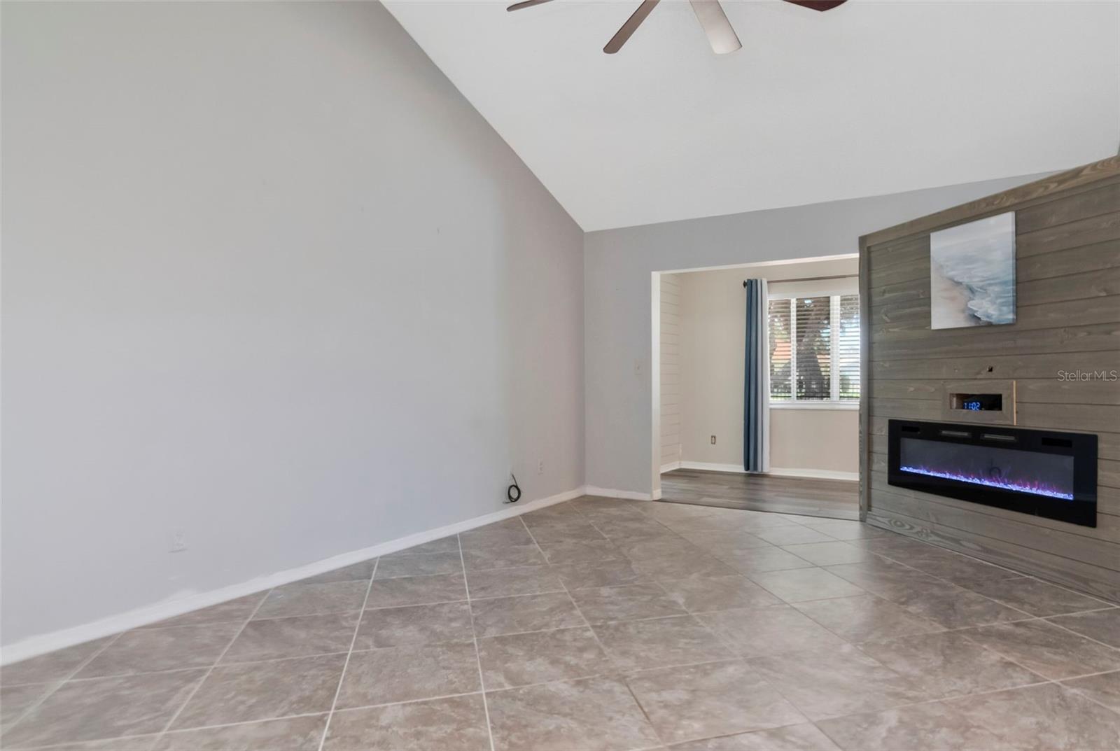 303 BARSTOW CT — photo 7