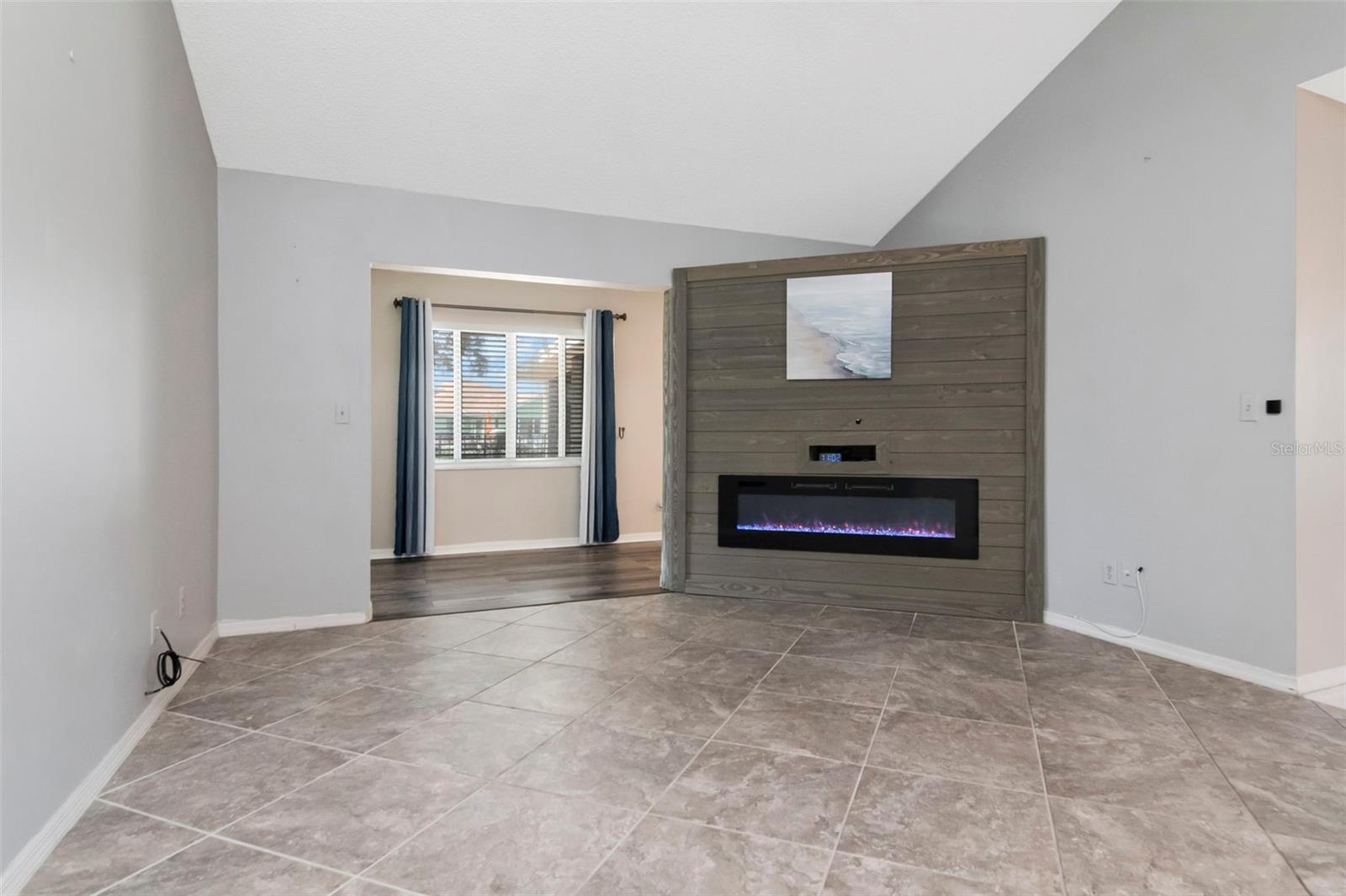 303 BARSTOW CT — photo 9