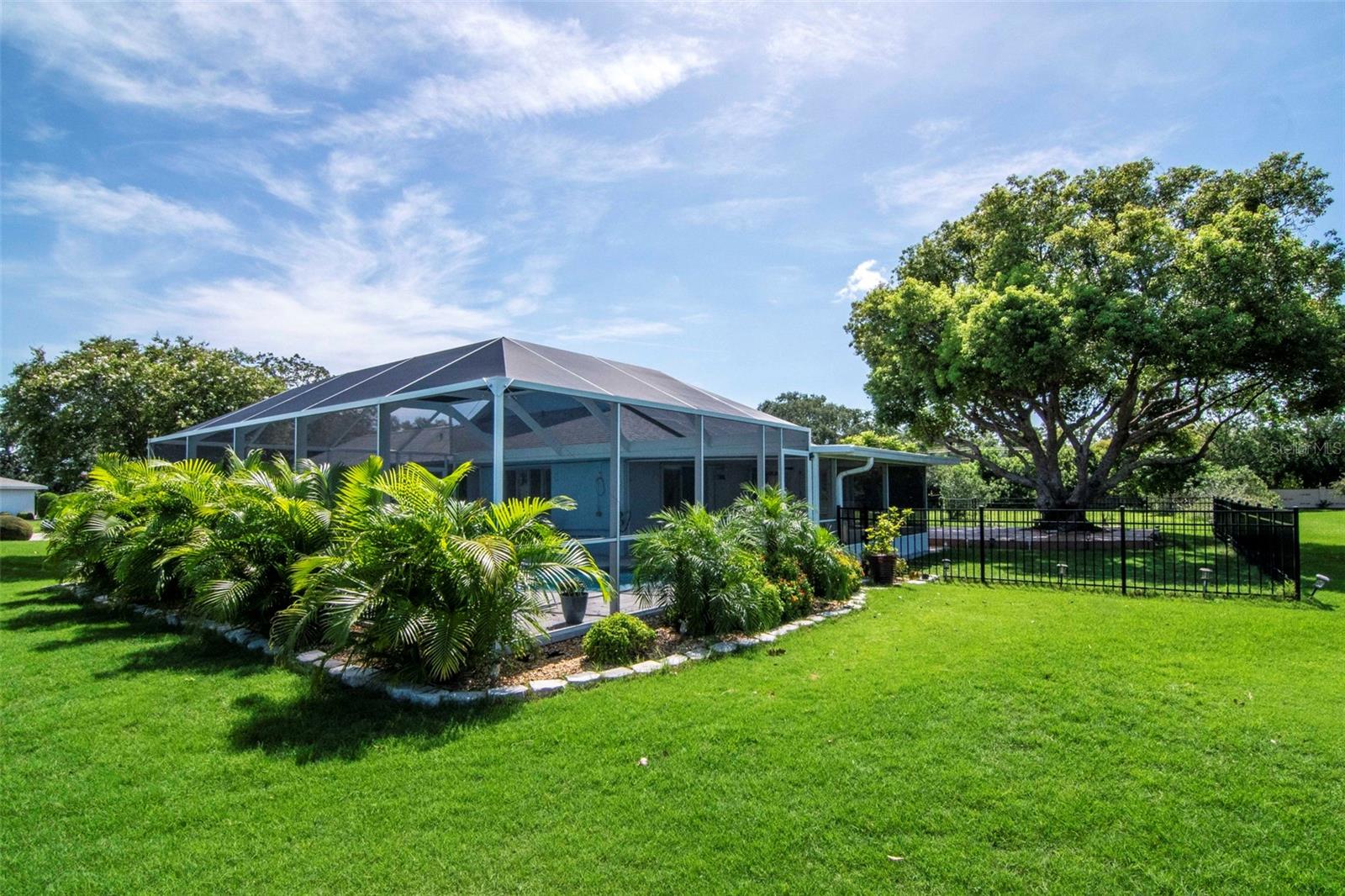 303 BARSTOW CT — photo 41