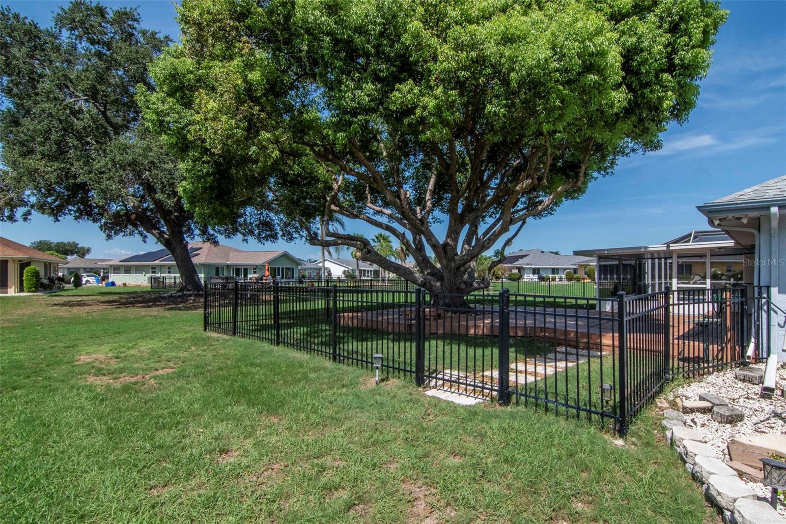 303 BARSTOW CT — photo 38