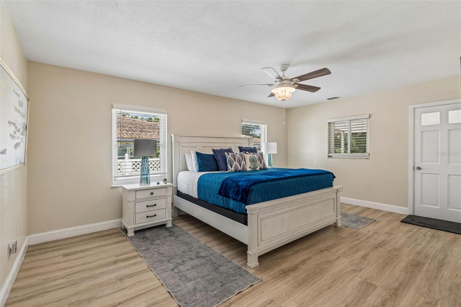 3282 HONEYSUCKLE RD — photo 39