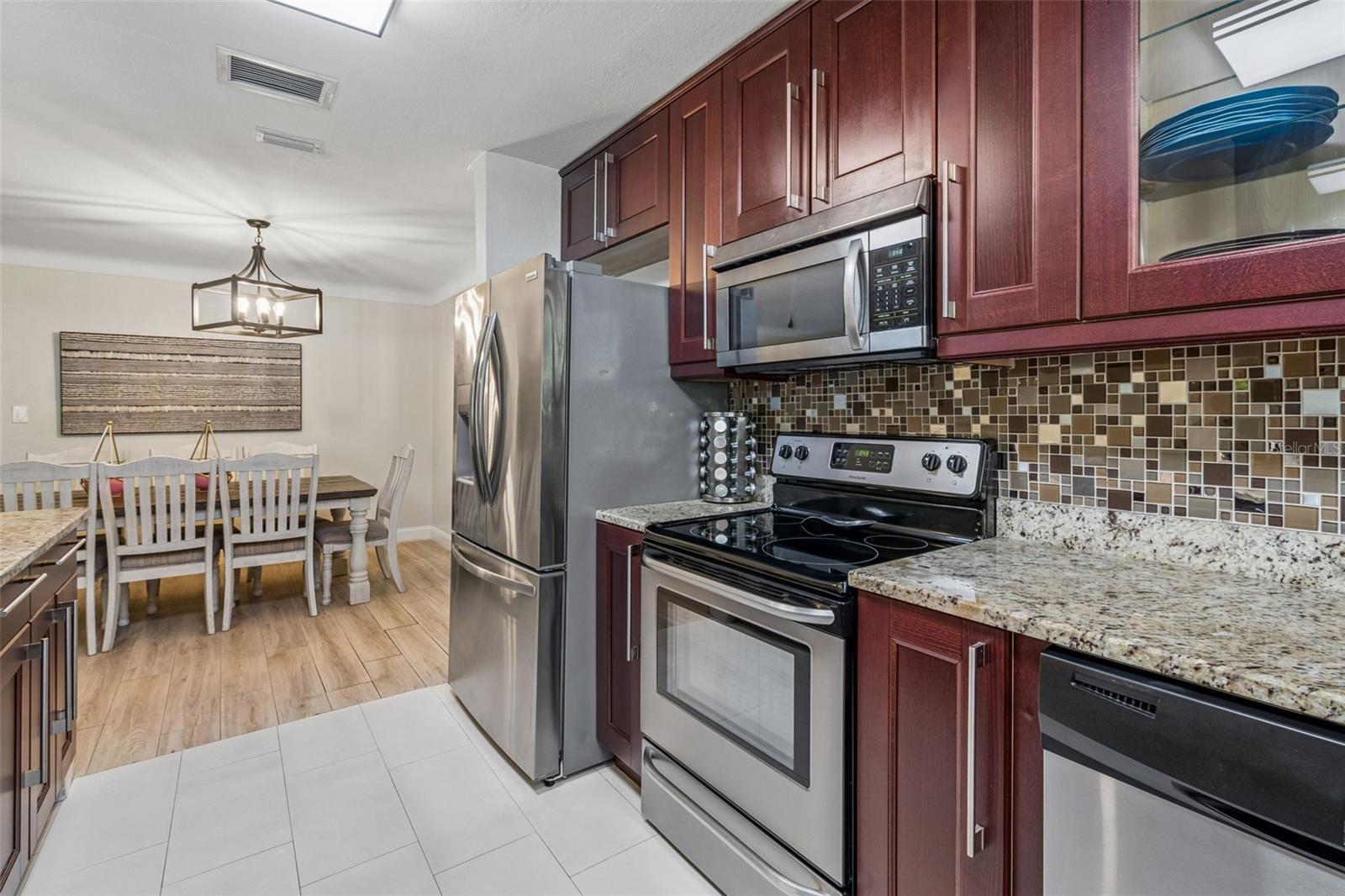 3282 HONEYSUCKLE RD — photo 30