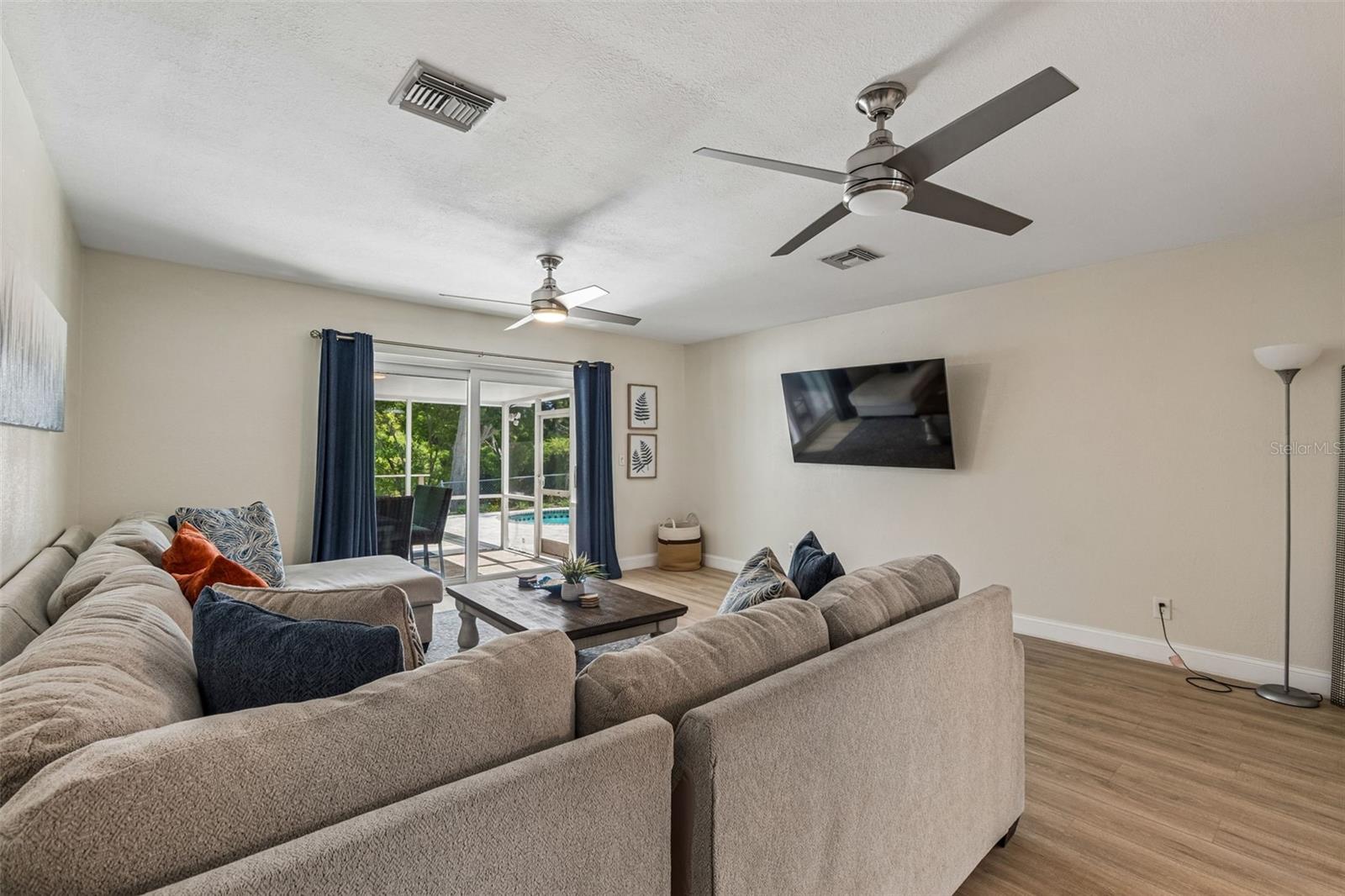 3282 HONEYSUCKLE RD — photo 36