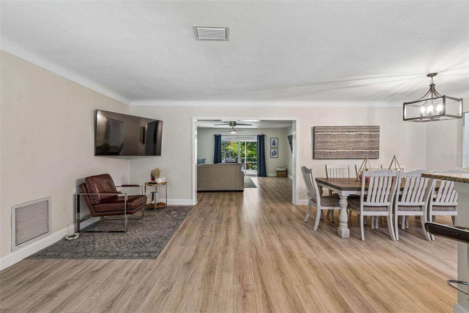 3282 HONEYSUCKLE RD — photo 15