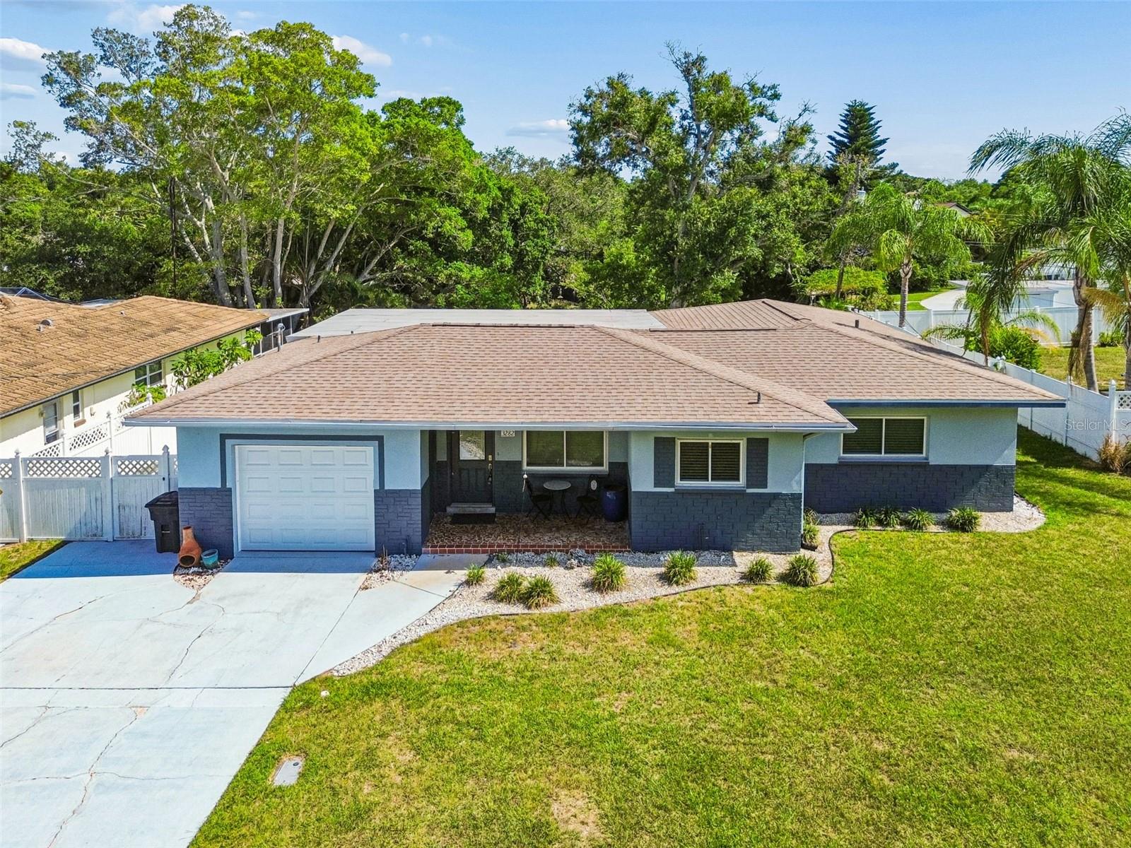3282 HONEYSUCKLE RD — photo 5
