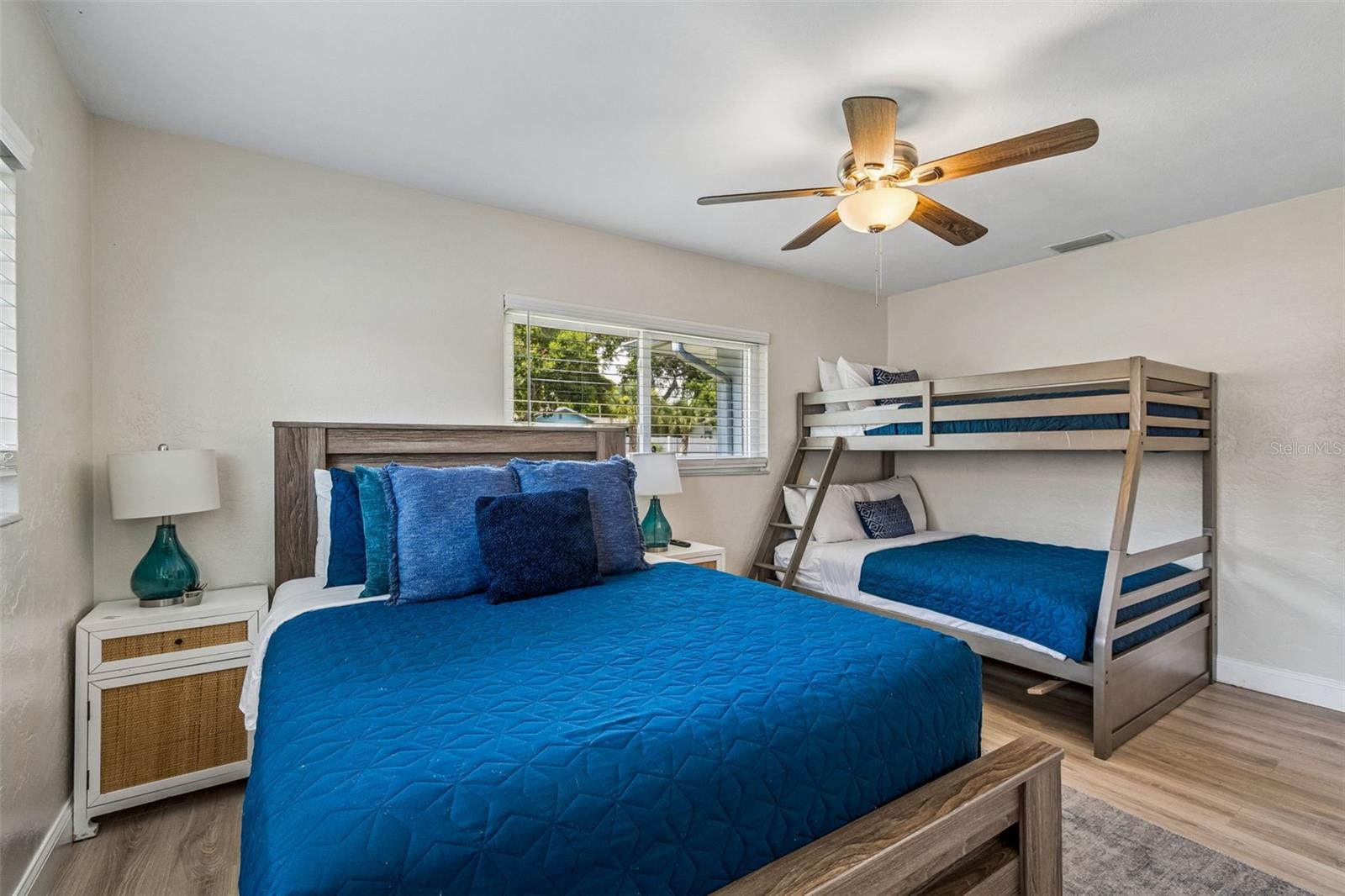 3282 HONEYSUCKLE RD — photo 56