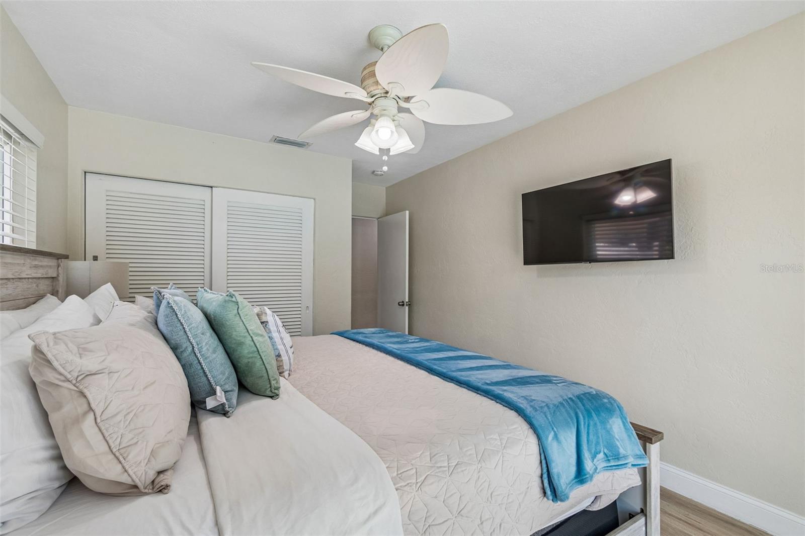 3282 HONEYSUCKLE RD — photo 55