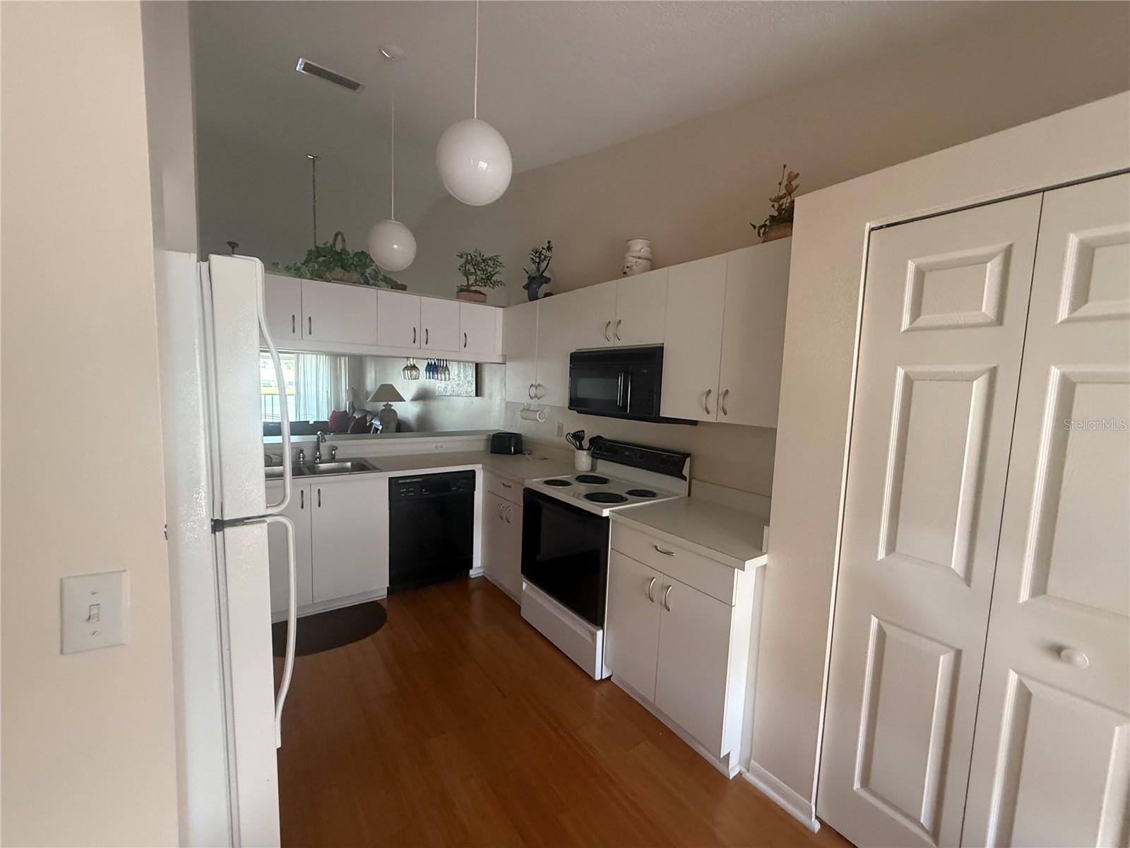 4211 CADDIE DR E #202 — photo 3