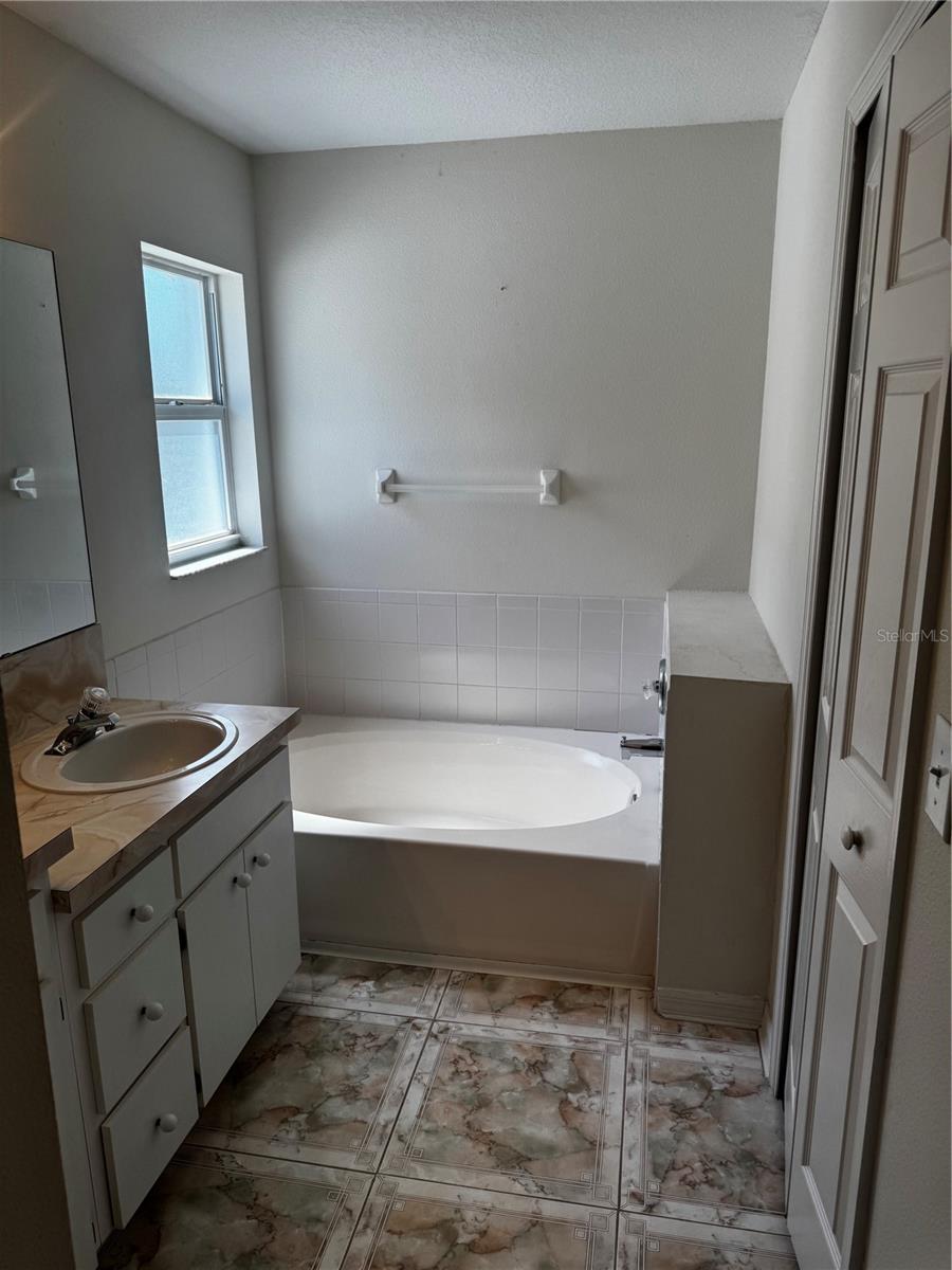 8806 CYPRESS HAMMOCK DR — photo 4