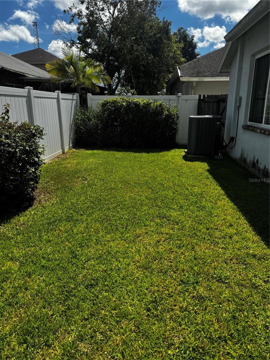8806 CYPRESS HAMMOCK DR — photo 19