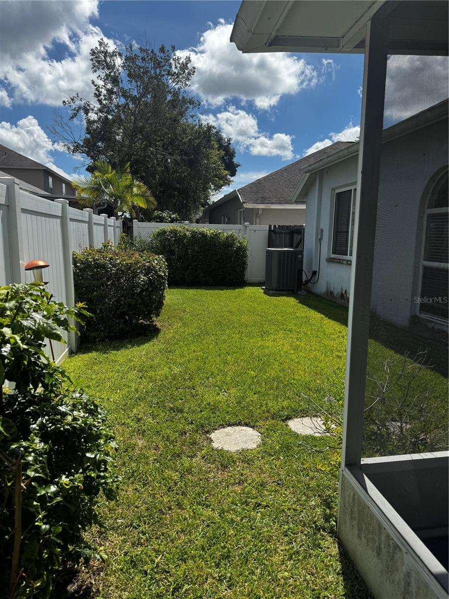 8806 CYPRESS HAMMOCK DR — photo 17