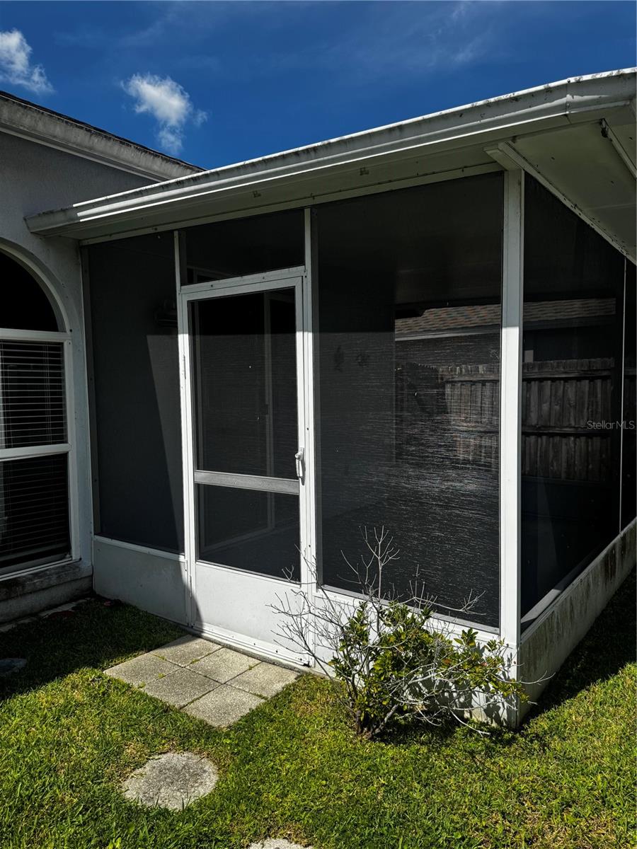 8806 CYPRESS HAMMOCK DR — photo 18