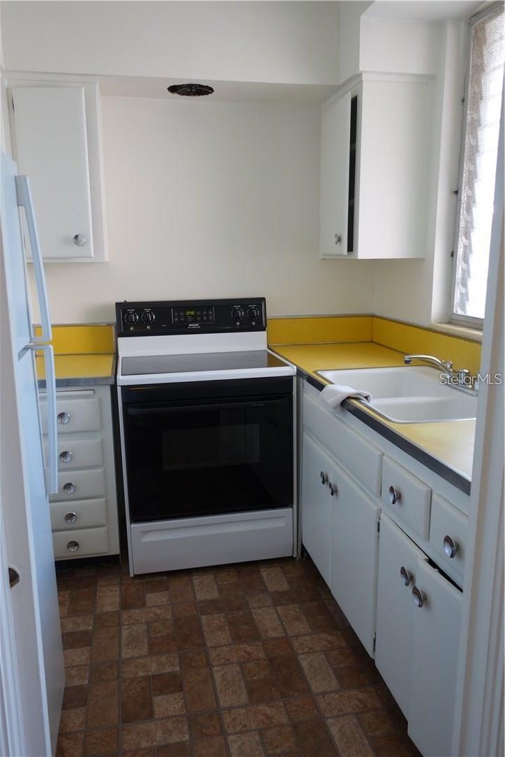200 N BETTY LN #2E — photo 4