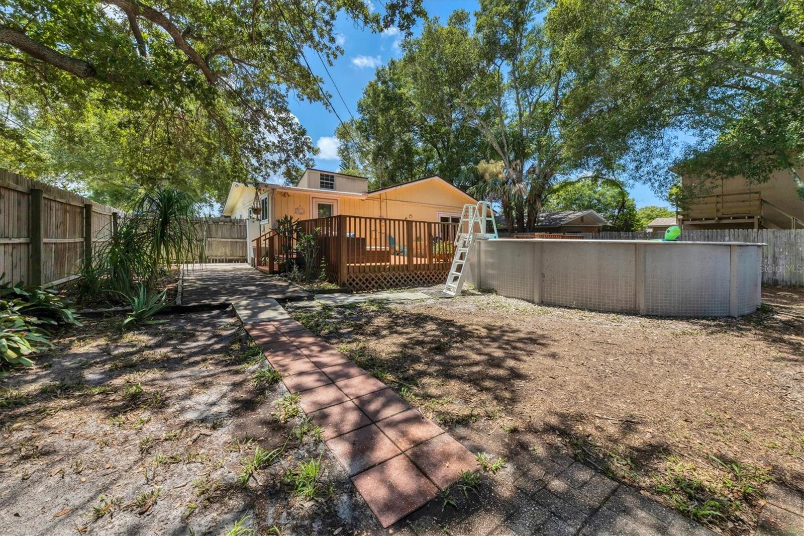 900 BEVERLY AVE — photo 31