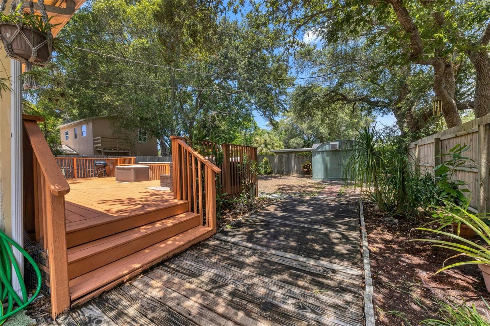 900 BEVERLY AVE — photo 29