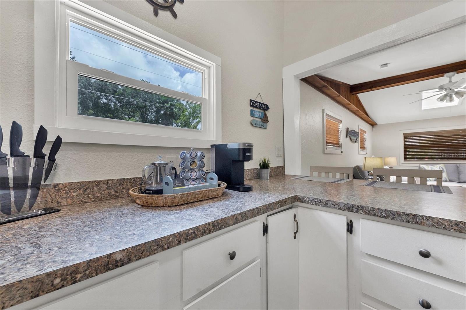 900 BEVERLY AVE — photo 13