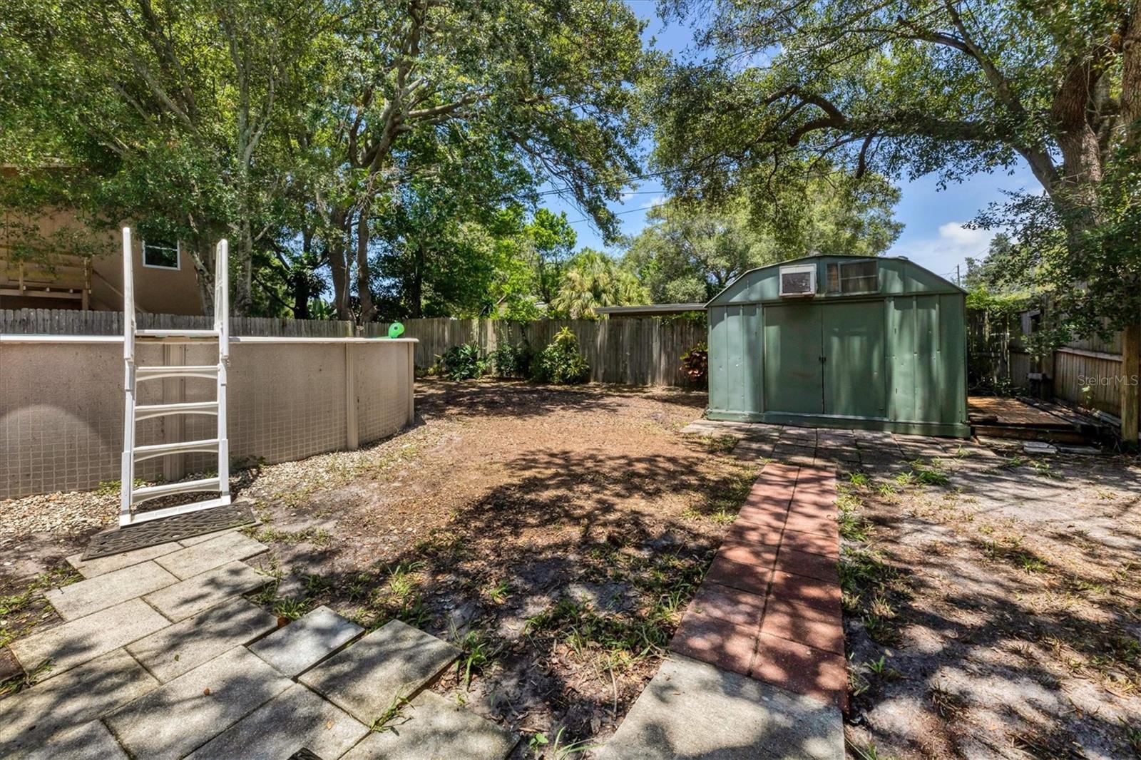 900 BEVERLY AVE — photo 30
