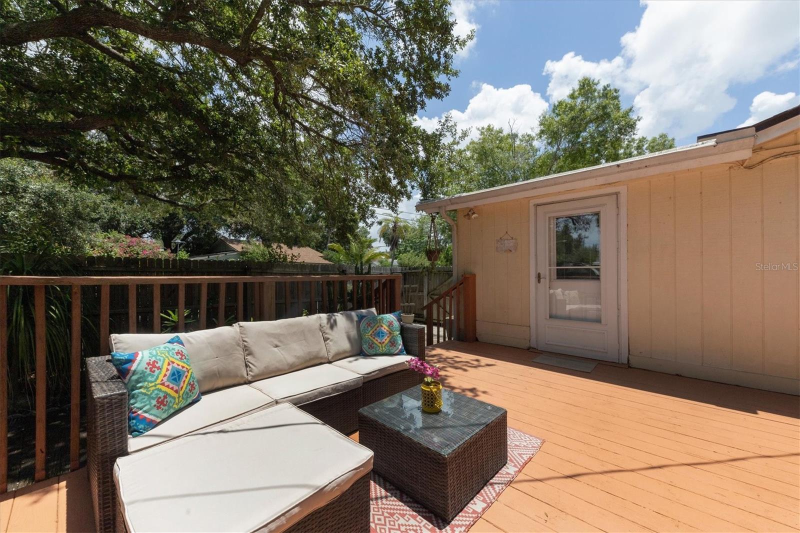 900 BEVERLY AVE — photo 27
