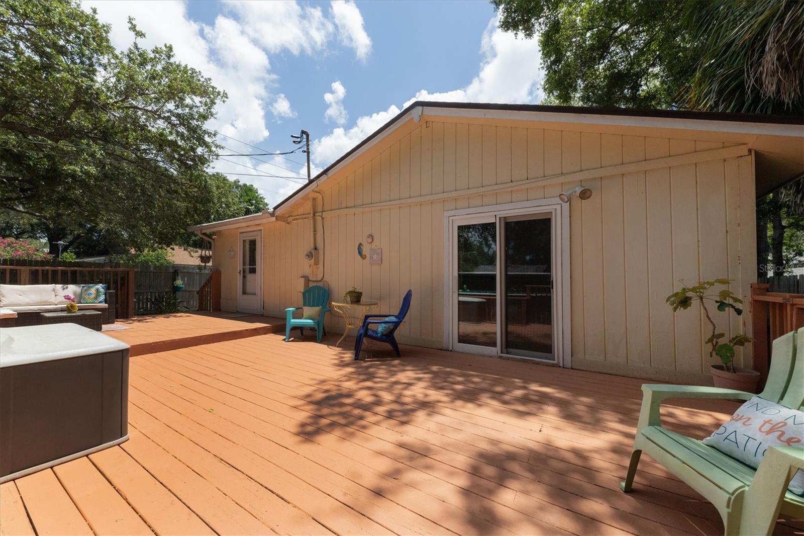 900 BEVERLY AVE — photo 28
