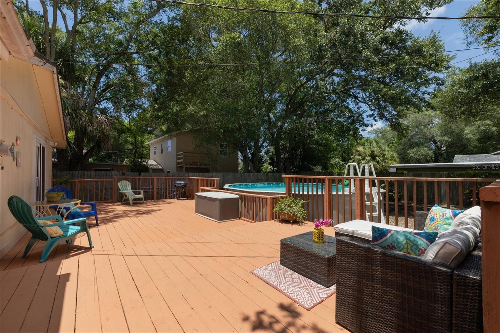 900 BEVERLY AVE — photo 25