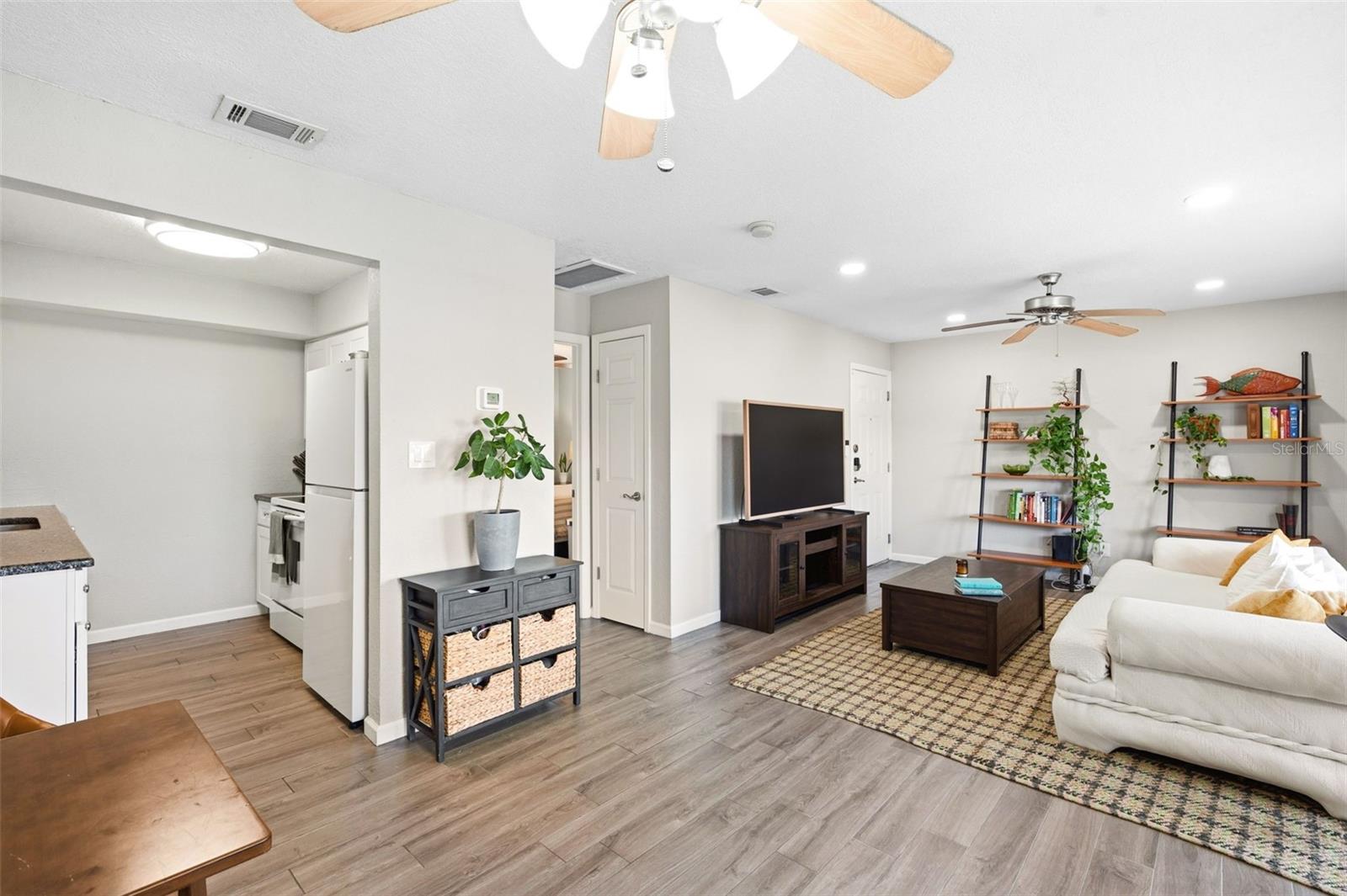 4725 COQUINA KEY DR SE #D — photo 9
