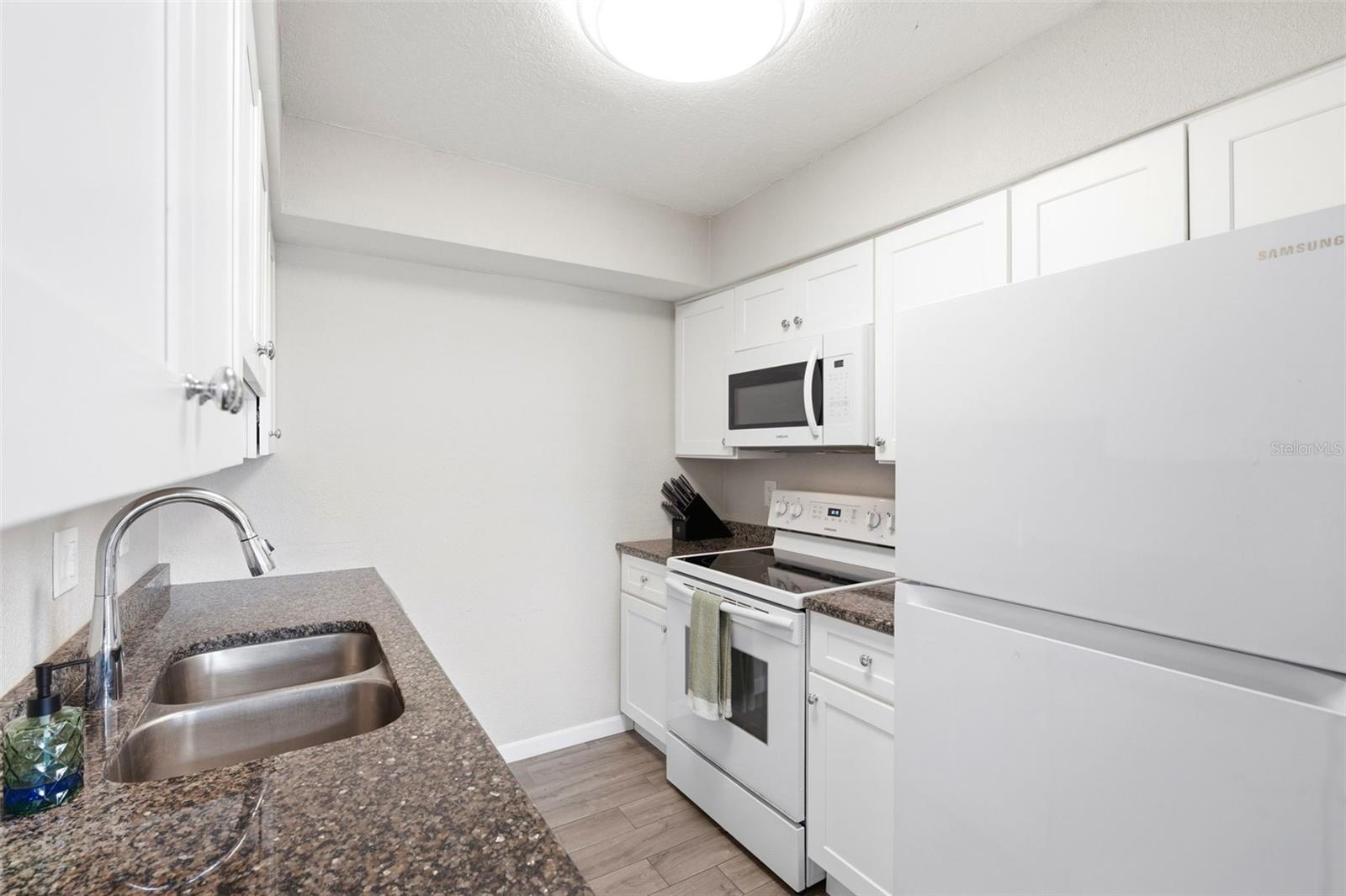 4725 COQUINA KEY DR SE #D — photo 13