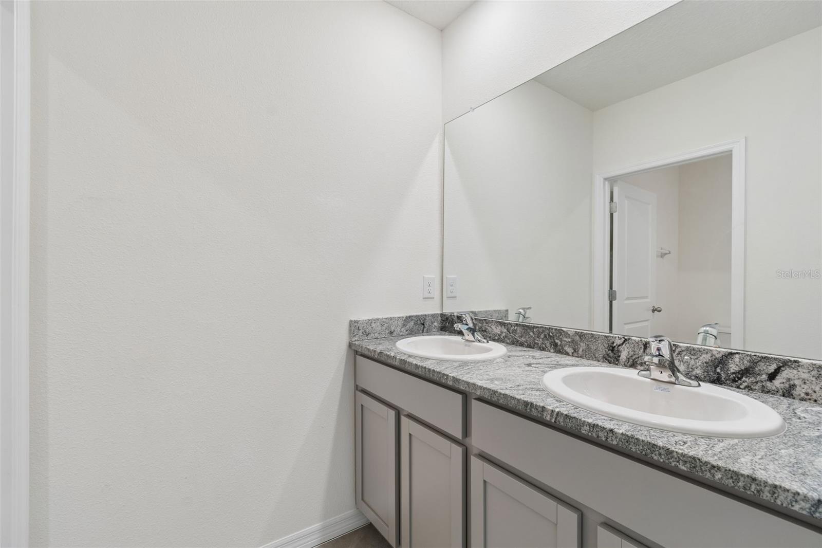 8454 ENDER HILLS DR — photo 53