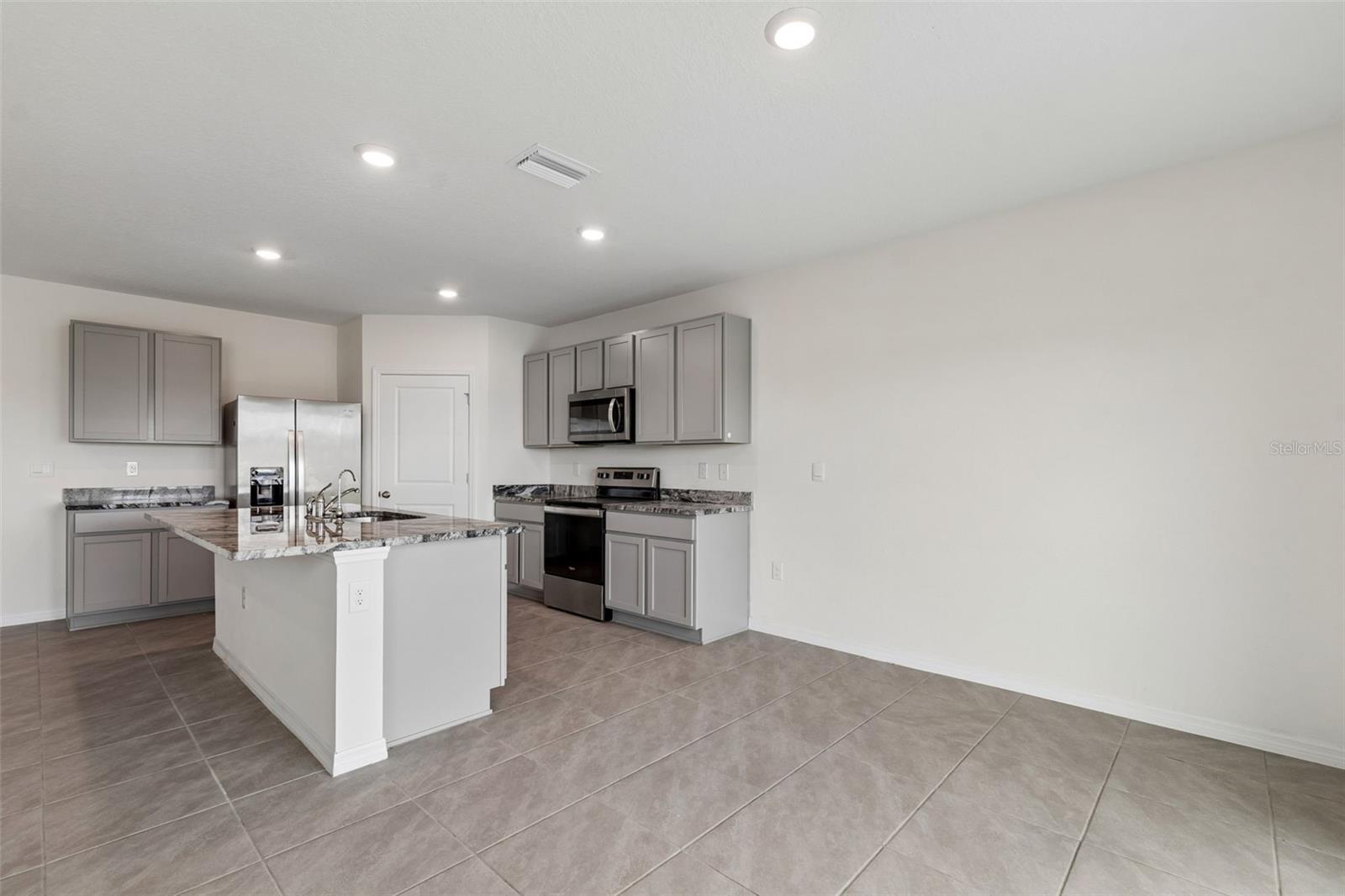 8454 ENDER HILLS DR — photo 21