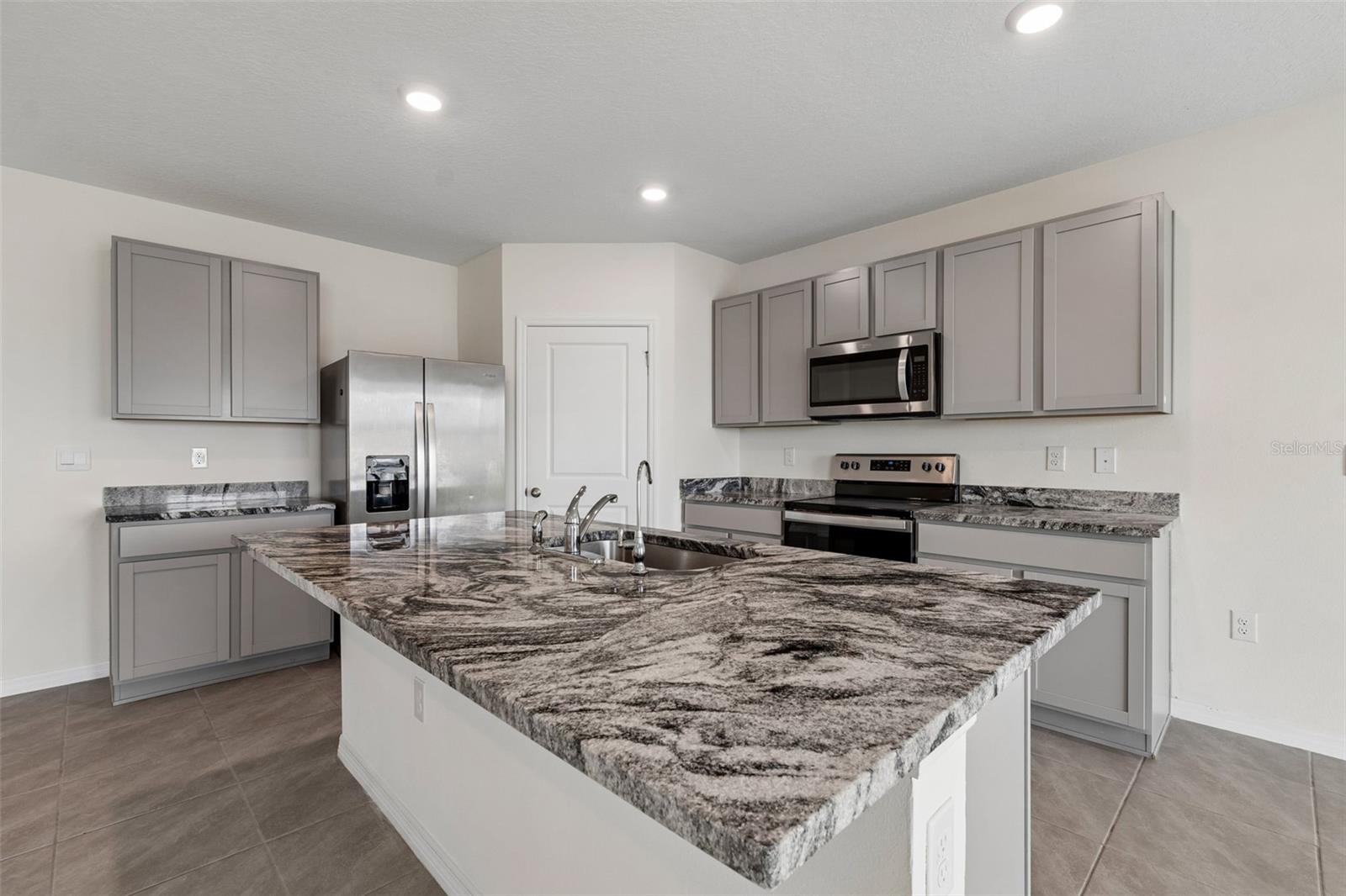 8454 ENDER HILLS DR — photo 15