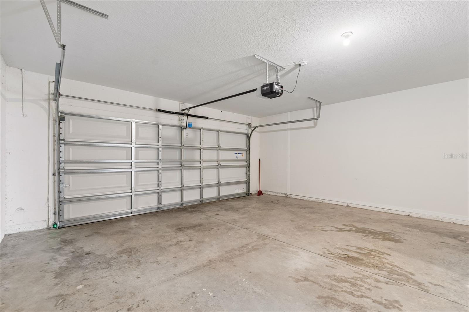 8454 ENDER HILLS DR — photo 37