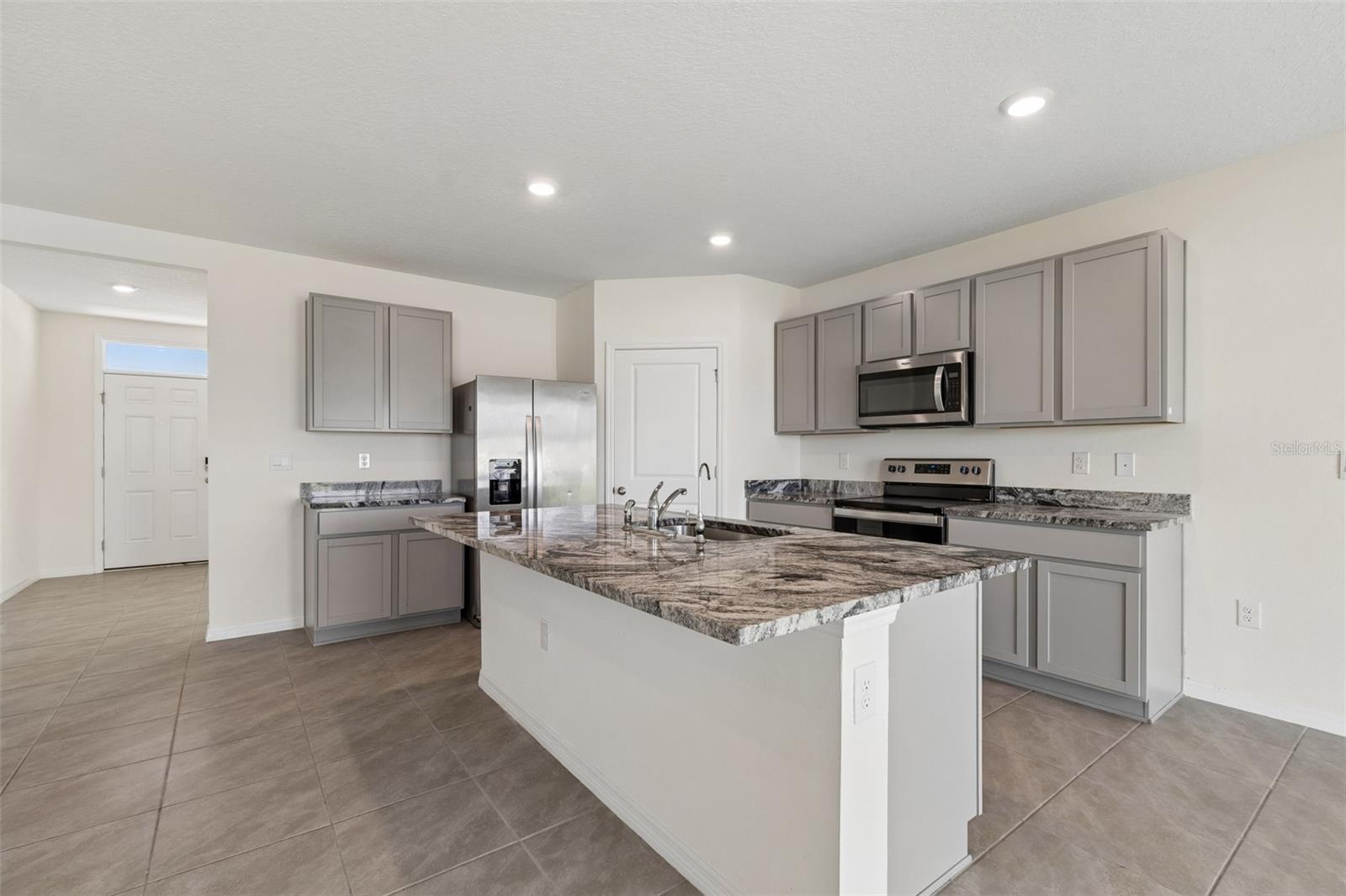 8454 ENDER HILLS DR — photo 12
